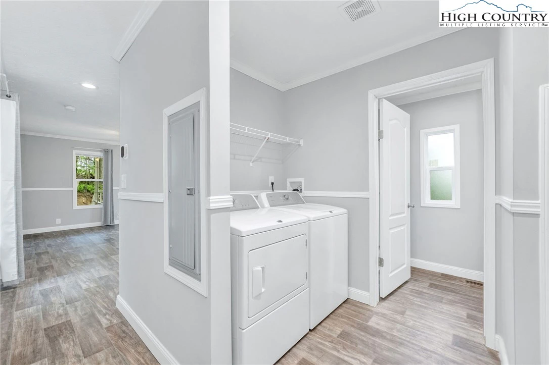 Image number 6 for the current listing