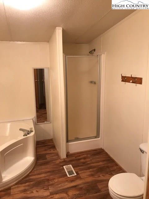 Image number 9 for the current listing