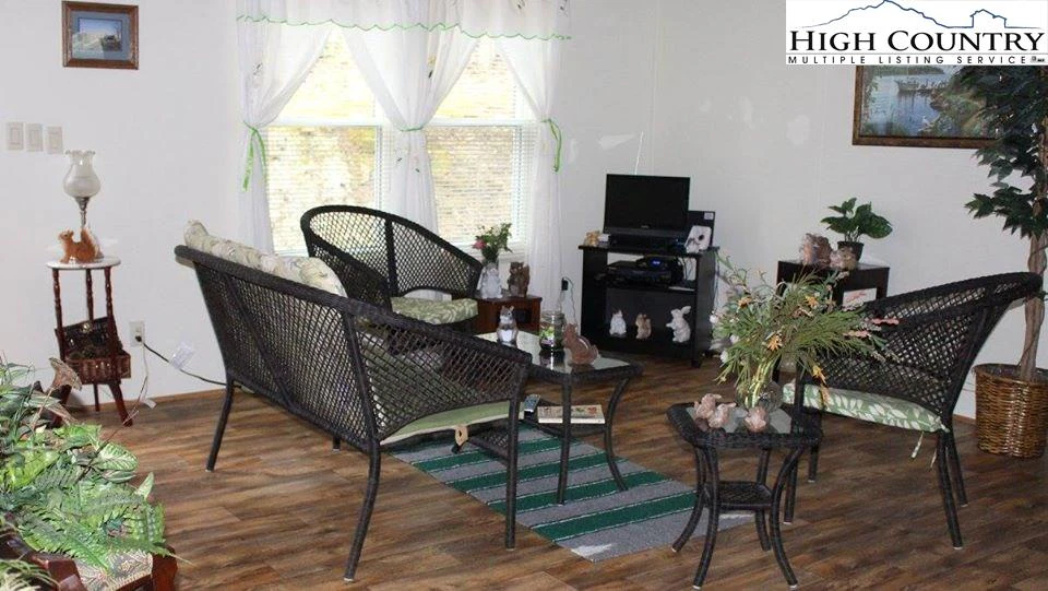 Image number 7 for the current listing