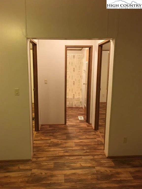 Image number 4 for the current listing