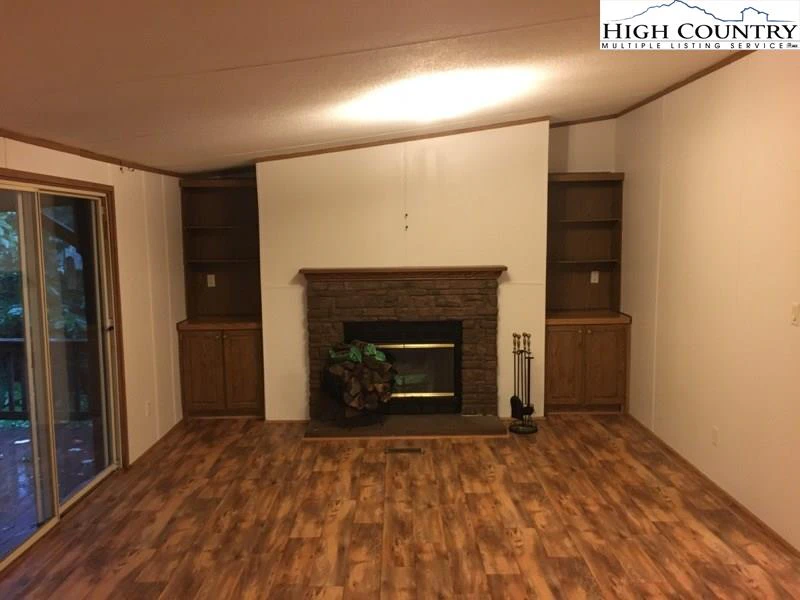 Image number 3 for the current listing