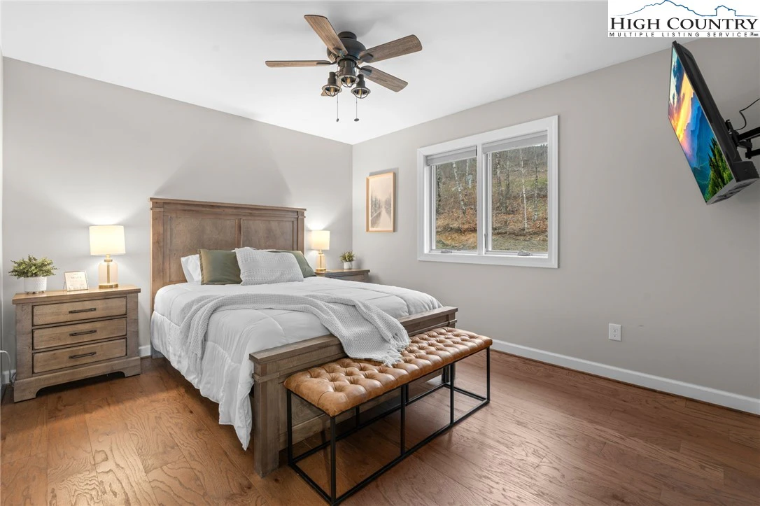 Image number 6 for the current listing