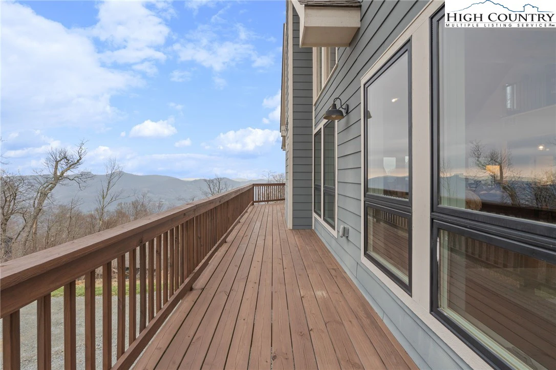 Image number 20 for the current listing