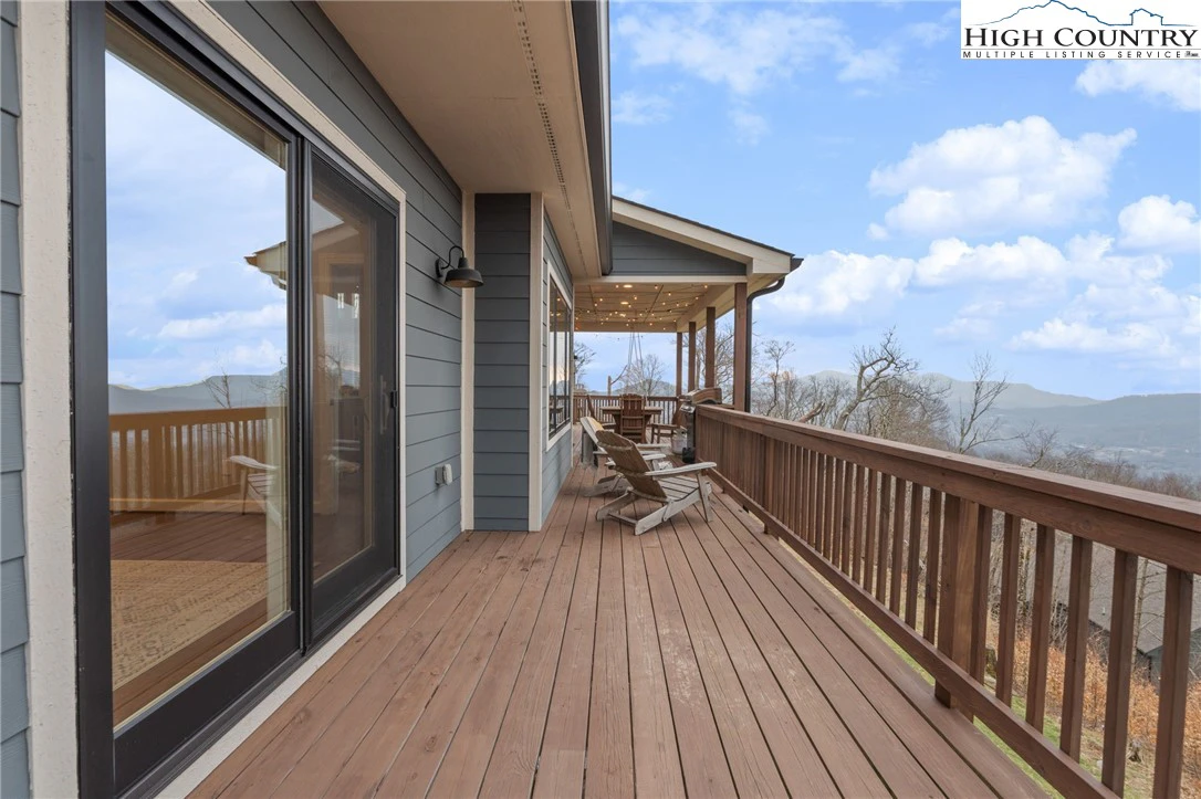 Image number 21 for the current listing