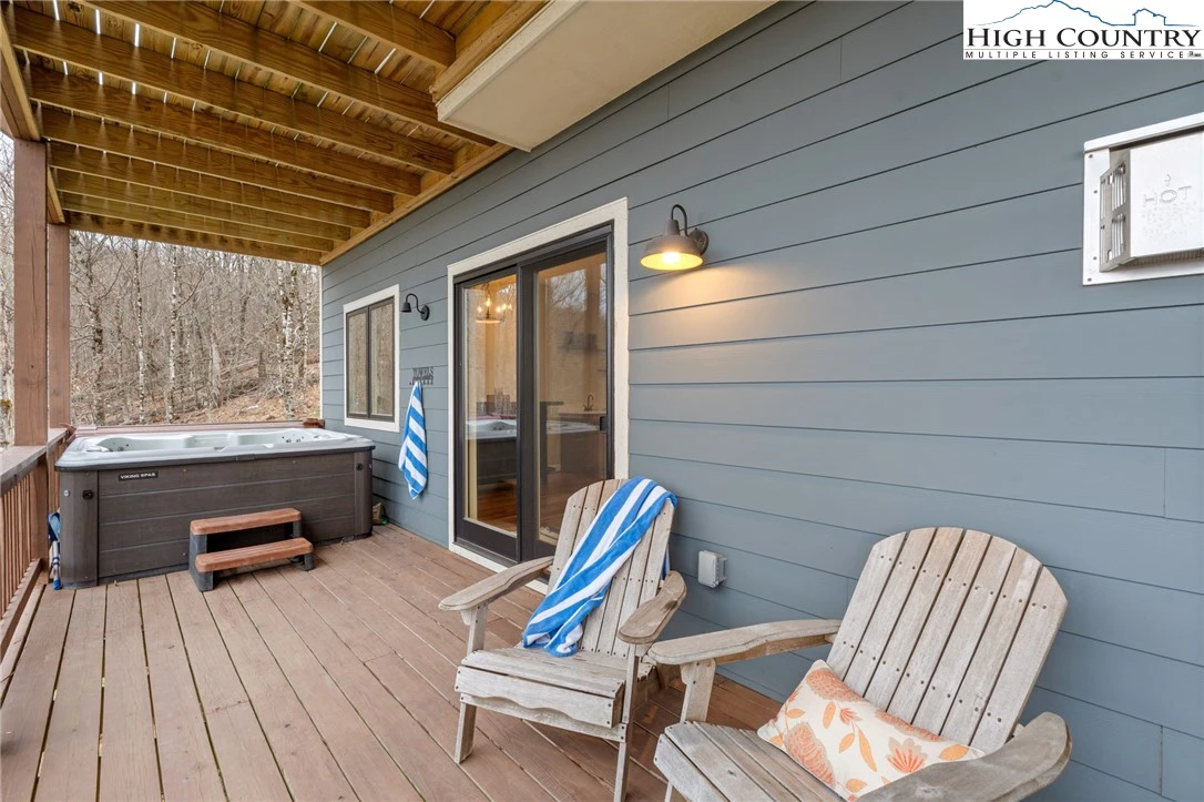Image number 15 for the current listing