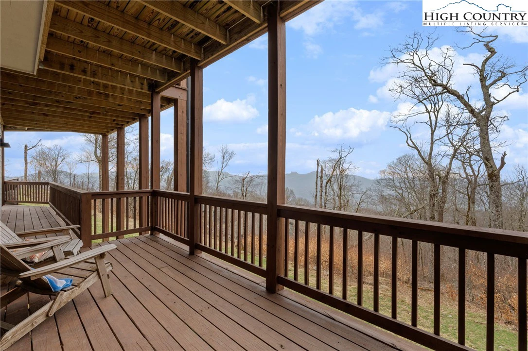 Image number 14 for the current listing