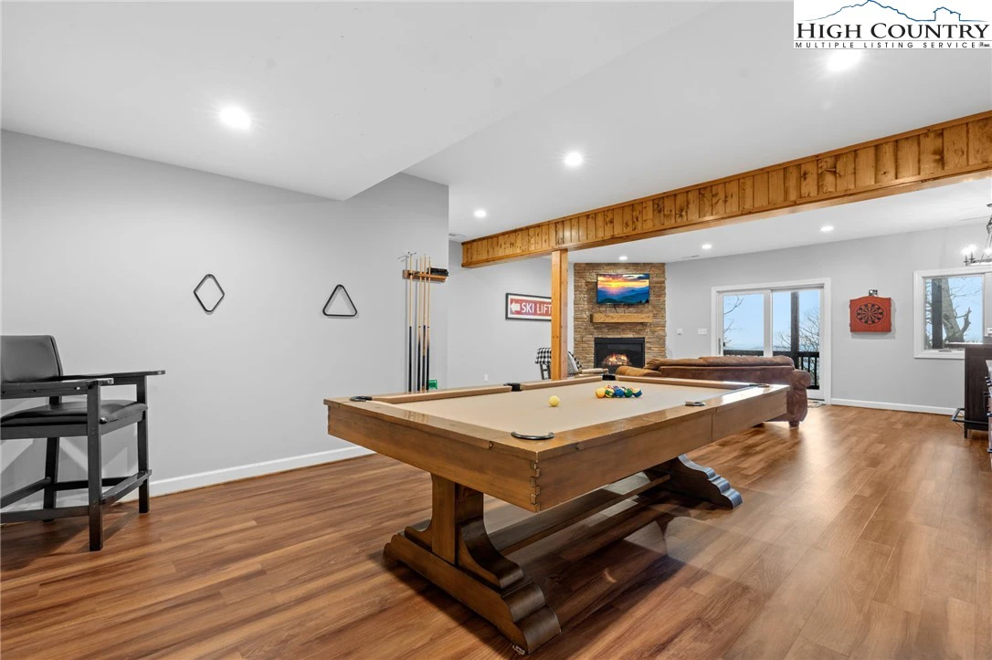 Image number 2 for the current listing