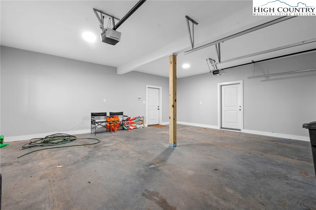 Image number 18 for the current listing