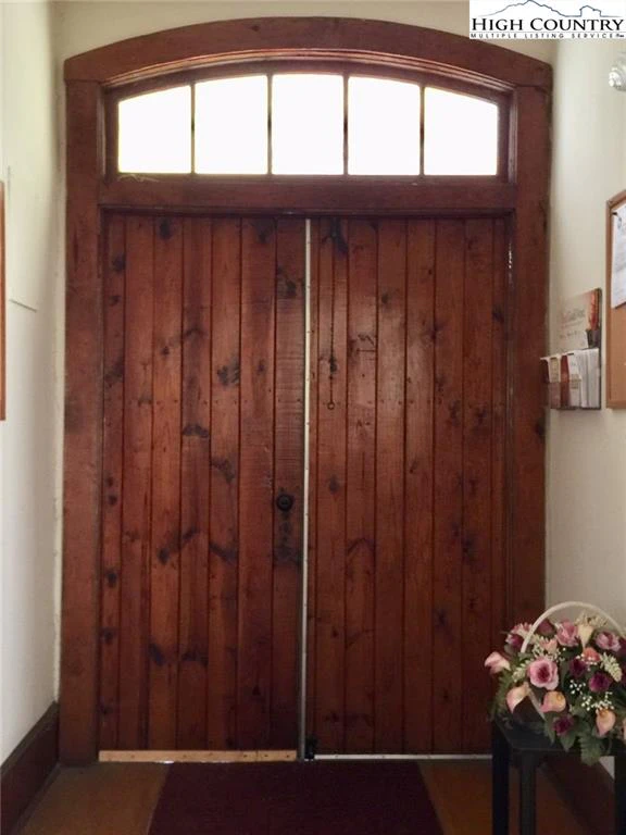 Image number 21 for the current listing