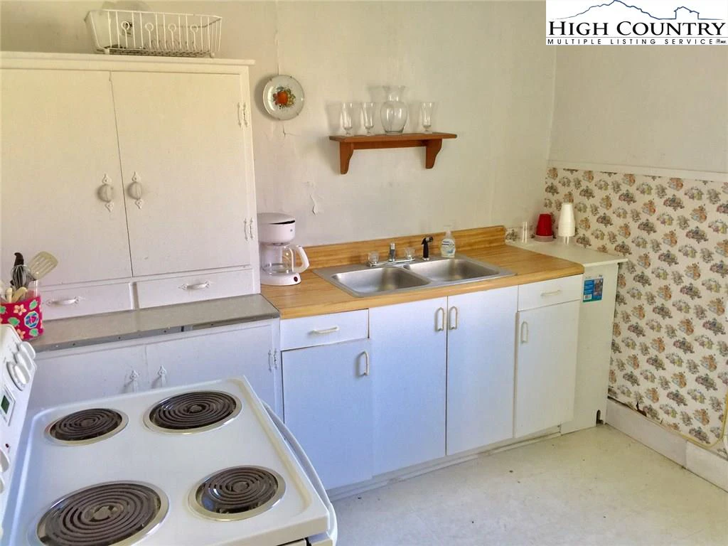 Image number 20 for the current listing