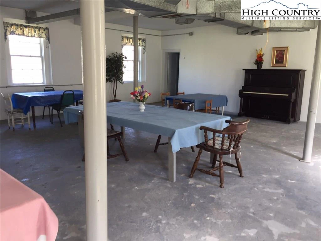 Image number 10 for the current listing