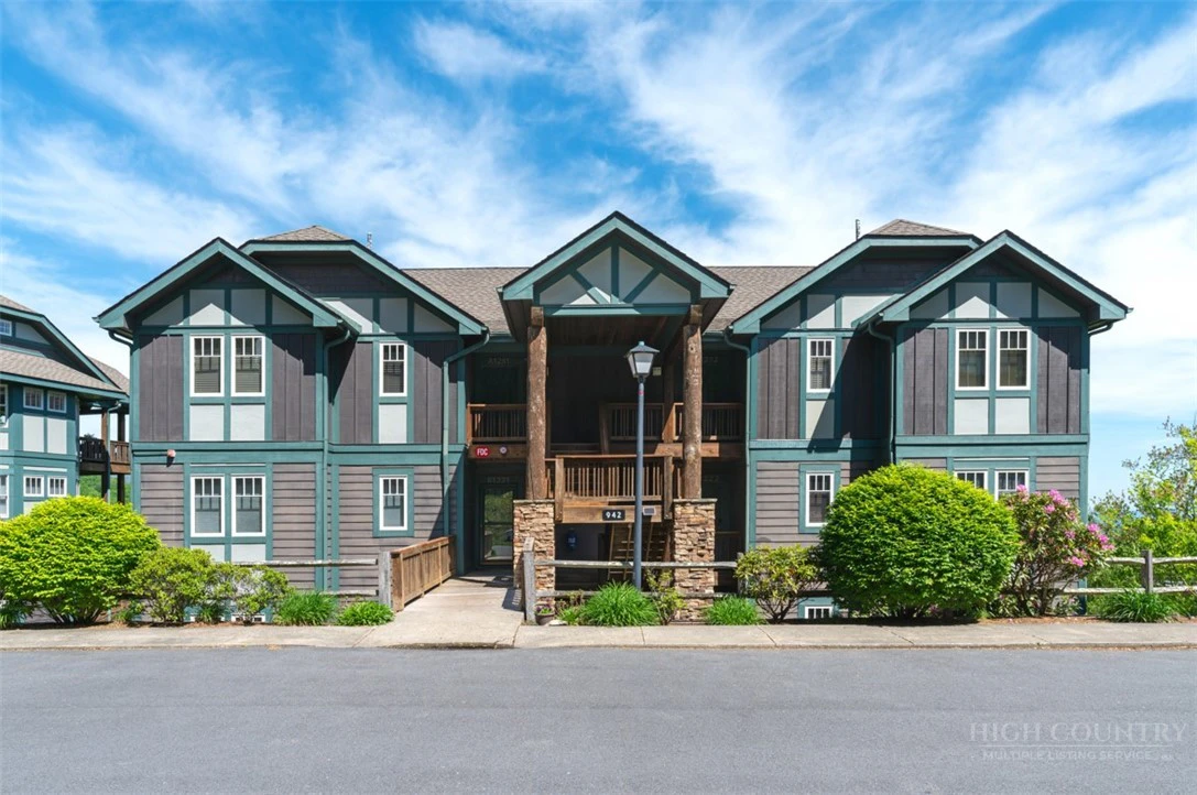 Image number 2 for the current listing
