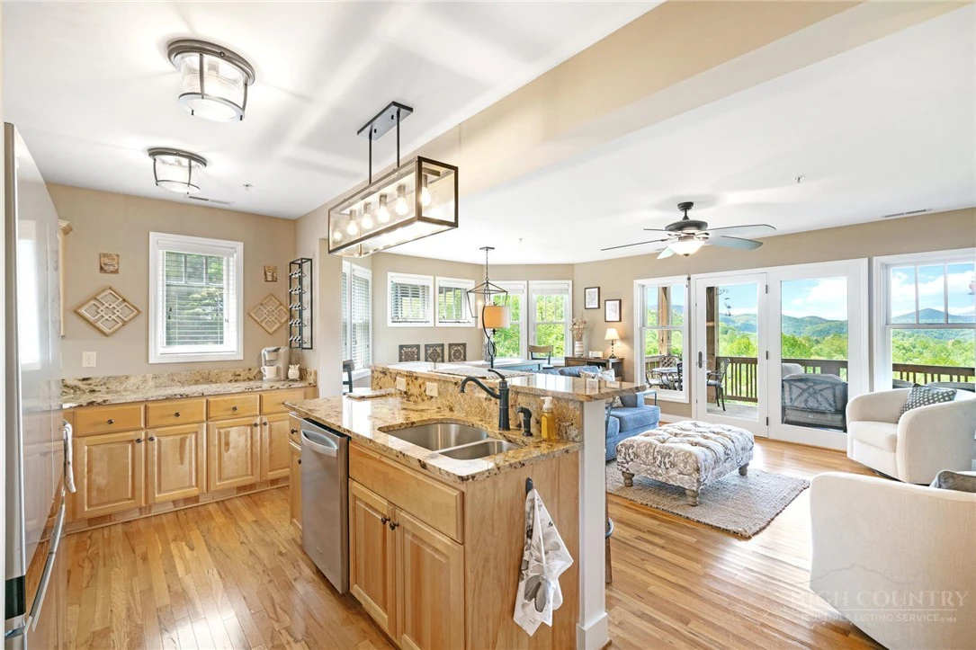 Image number 6 for the current listing