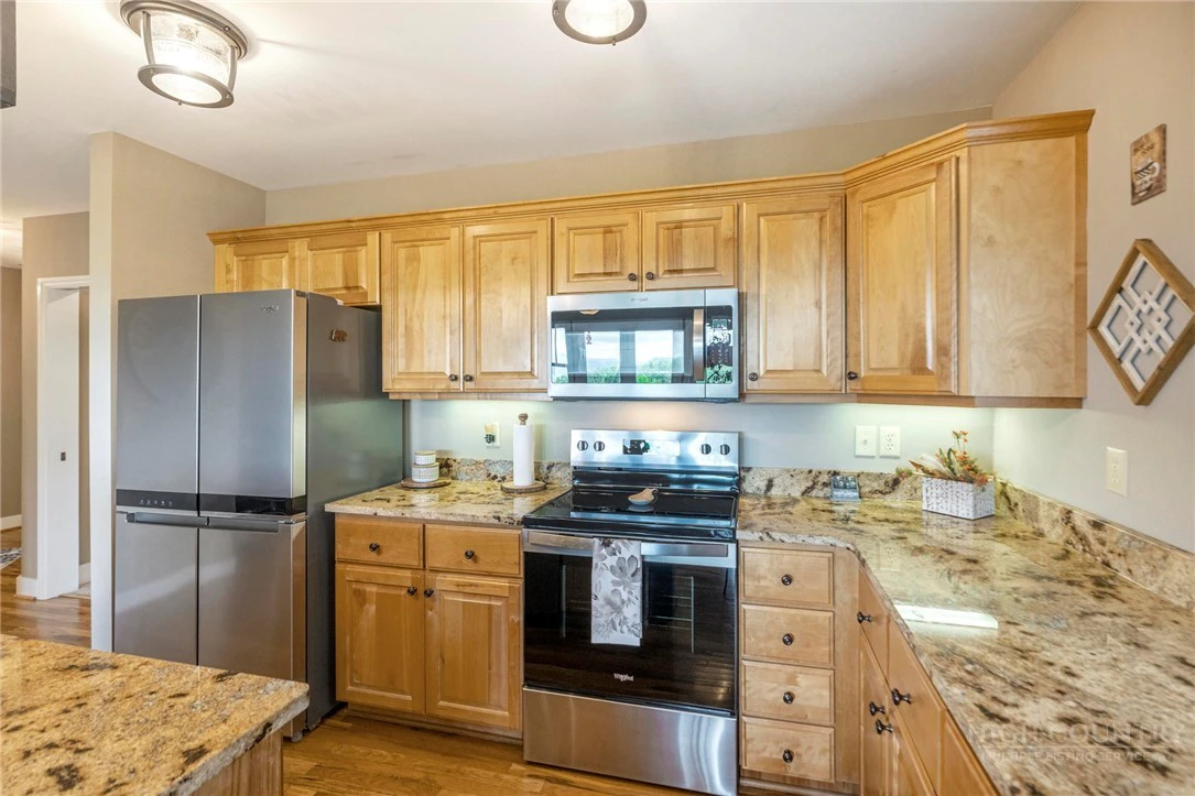 Image number 9 for the current listing