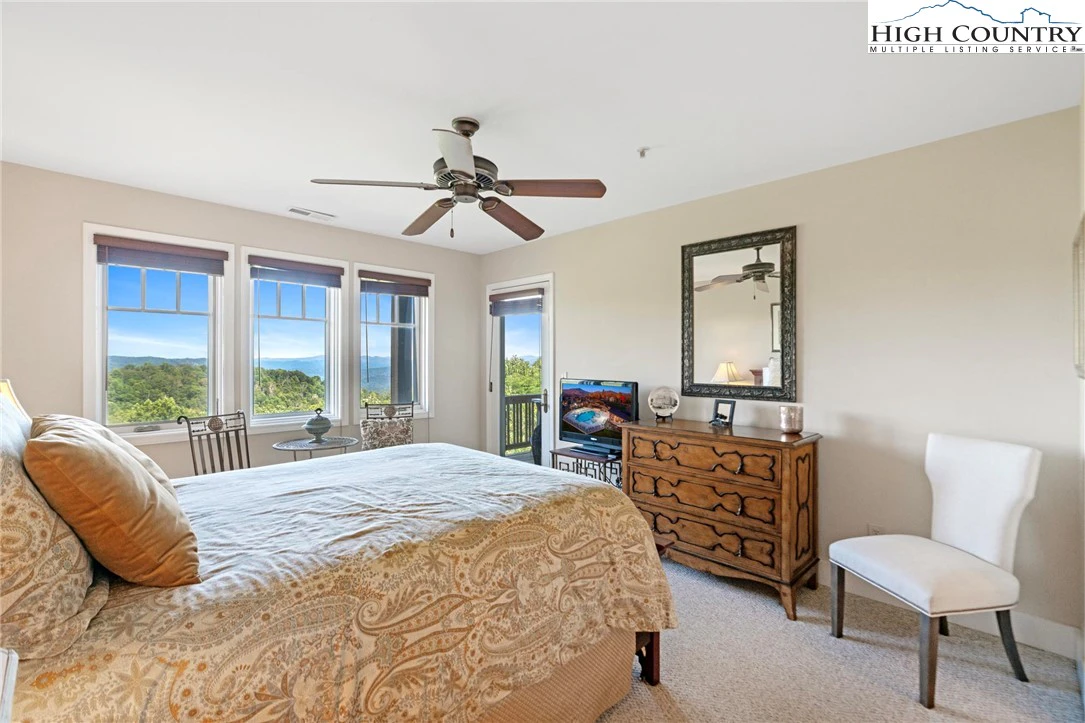 Image number 4 for the current listing