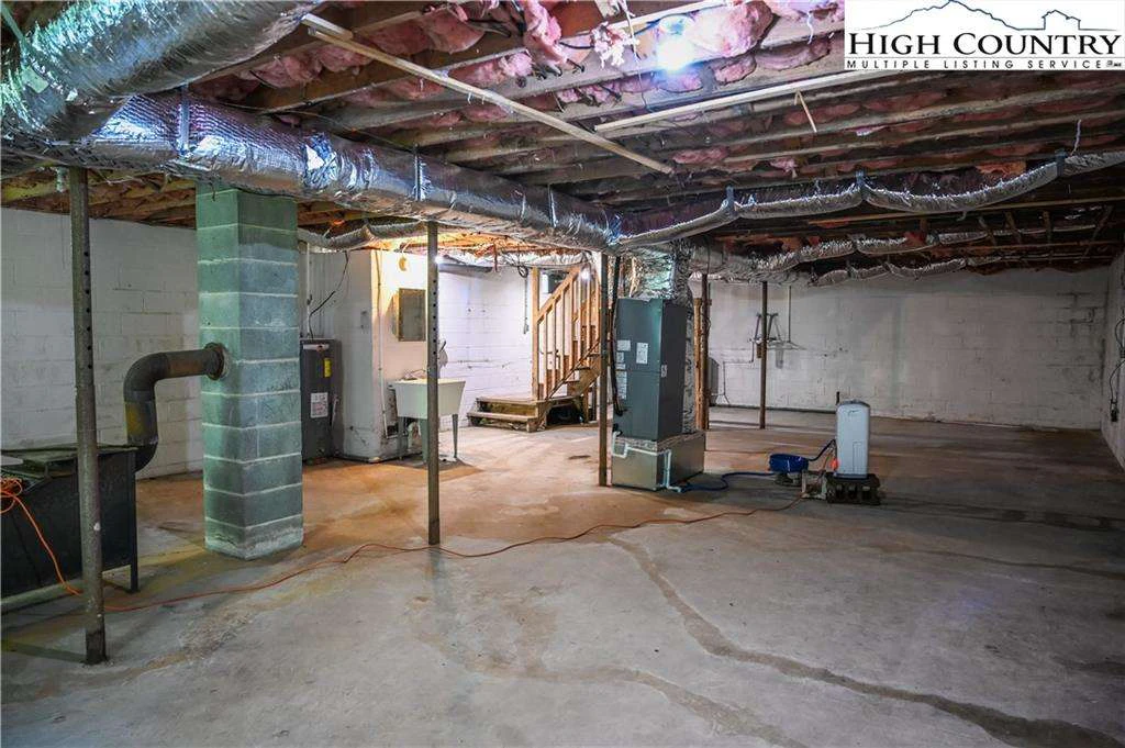 Image number 16 for the current listing