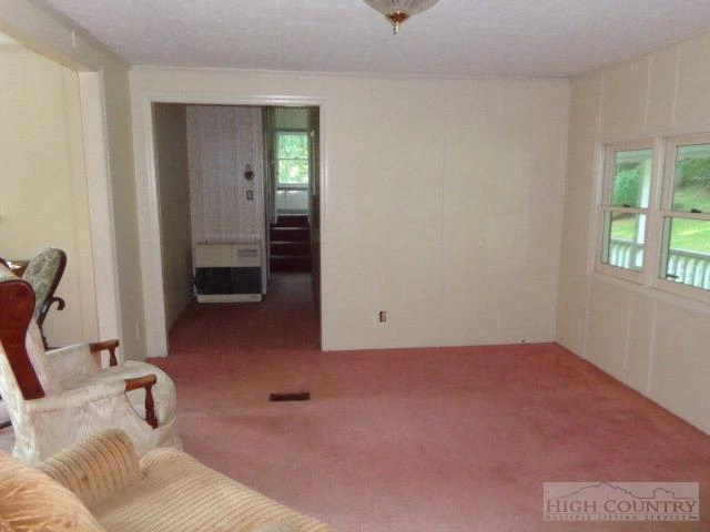 Image number 9 for the current listing