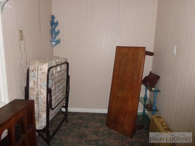 Image number 3 for the current listing
