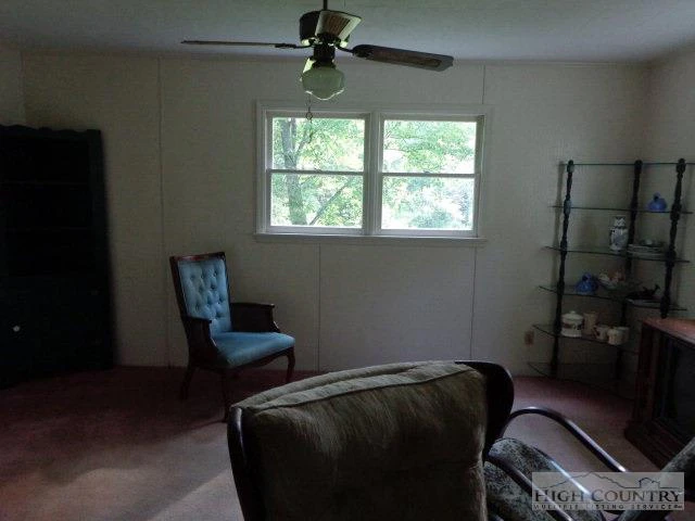 Image number 14 for the current listing