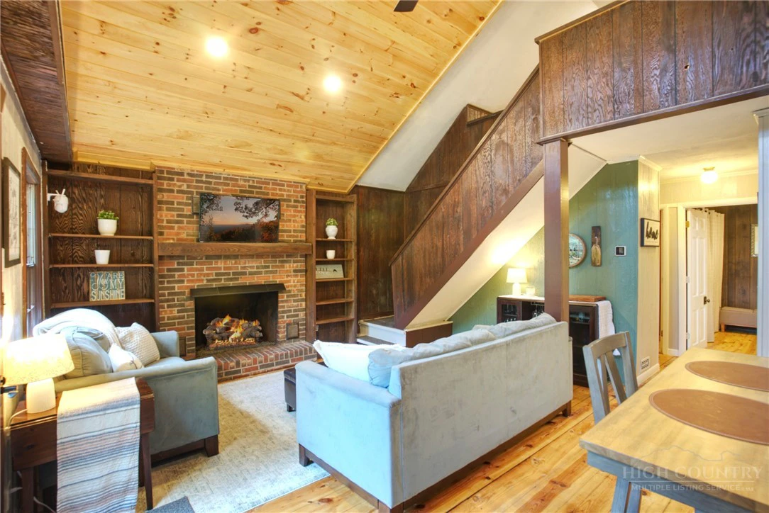 Image number 6 for the current listing
