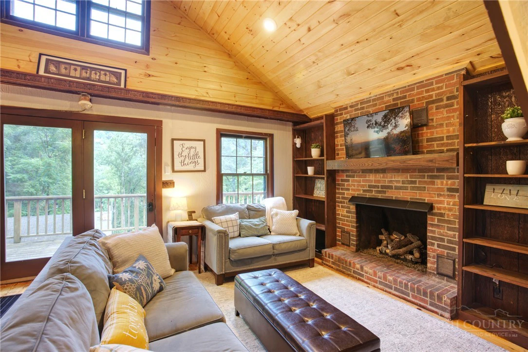 Image number 7 for the current listing