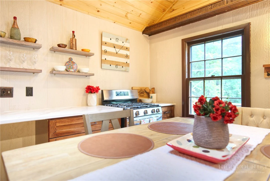 Image number 10 for the current listing
