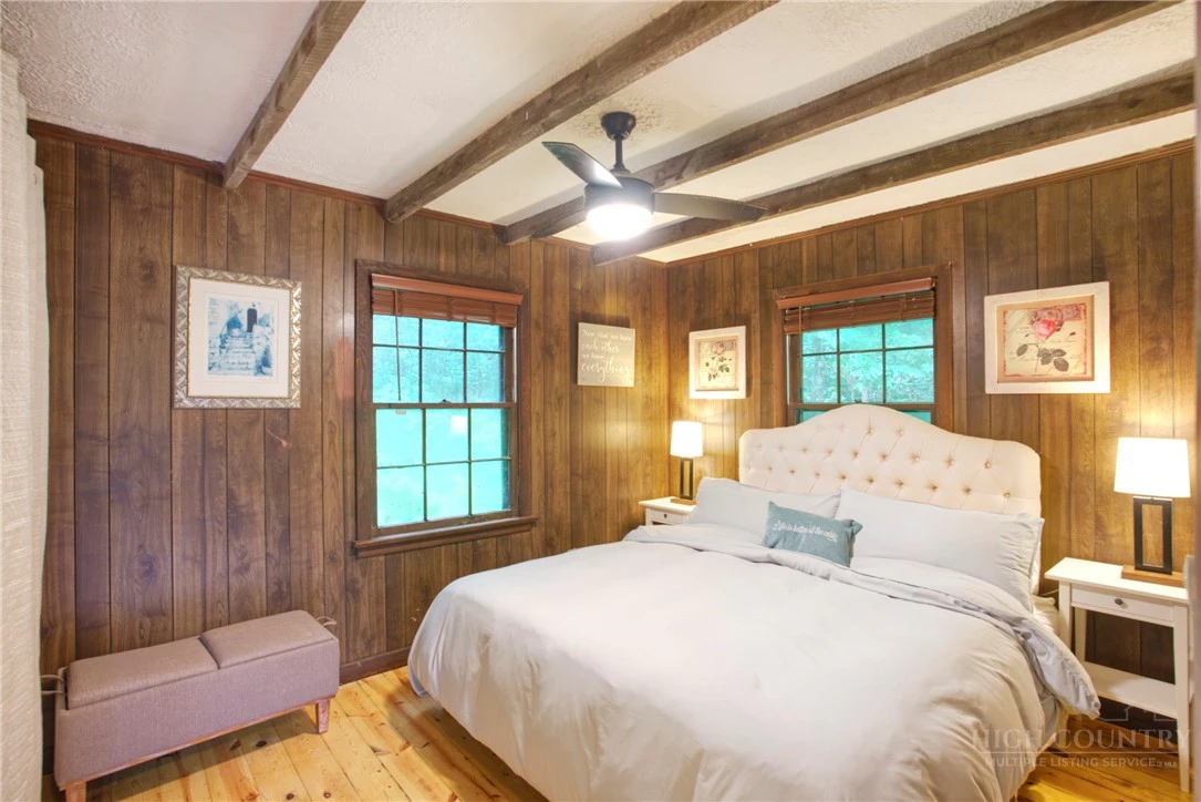 Image number 12 for the current listing