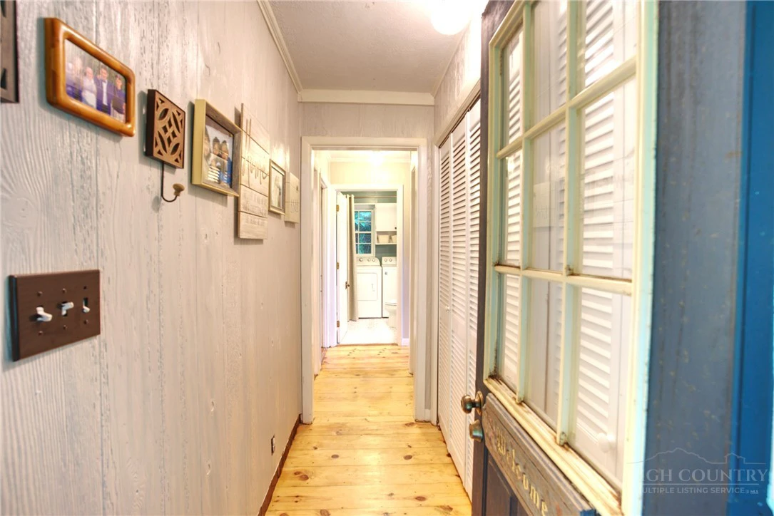 Image number 16 for the current listing