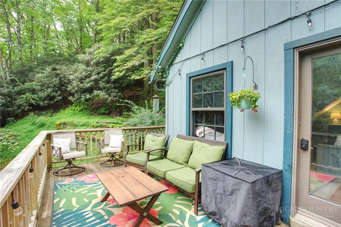 Image number 21 for the current listing