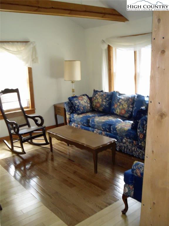 Image number 10 for the current listing