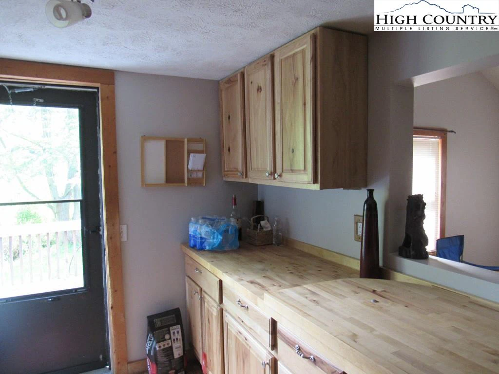 Image number 5 for the current listing