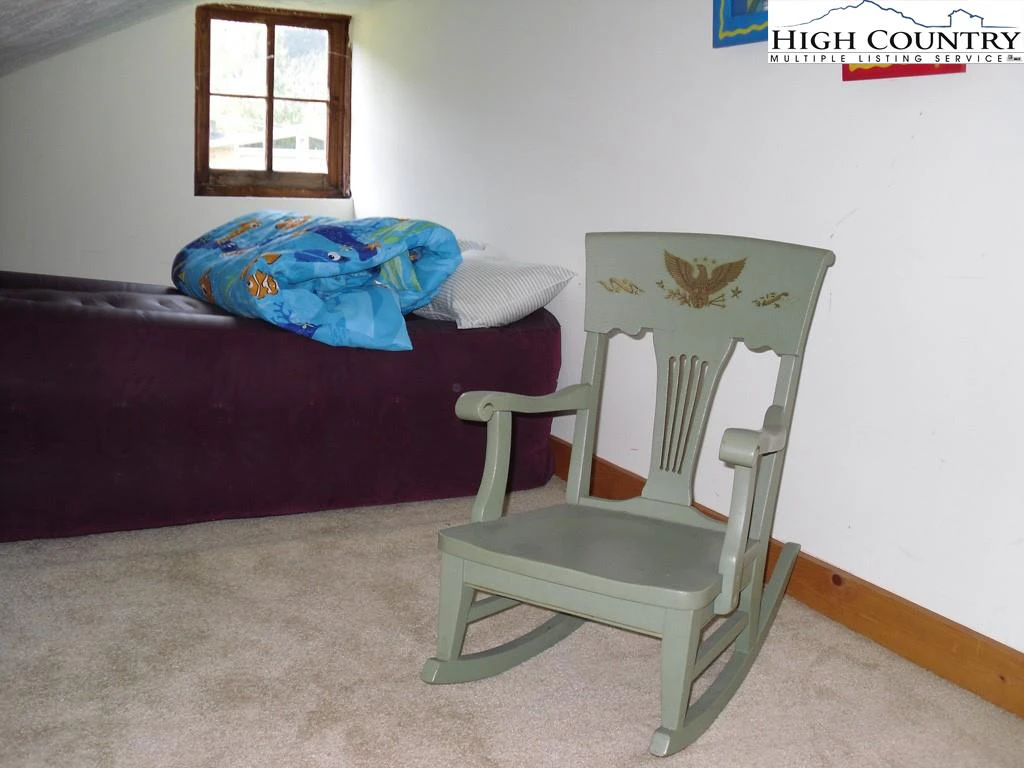 Image number 3 for the current listing