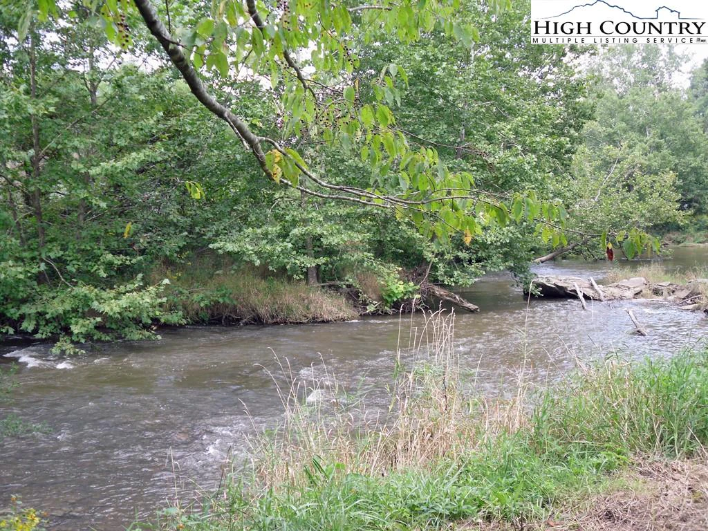 Image number 15 for the current listing