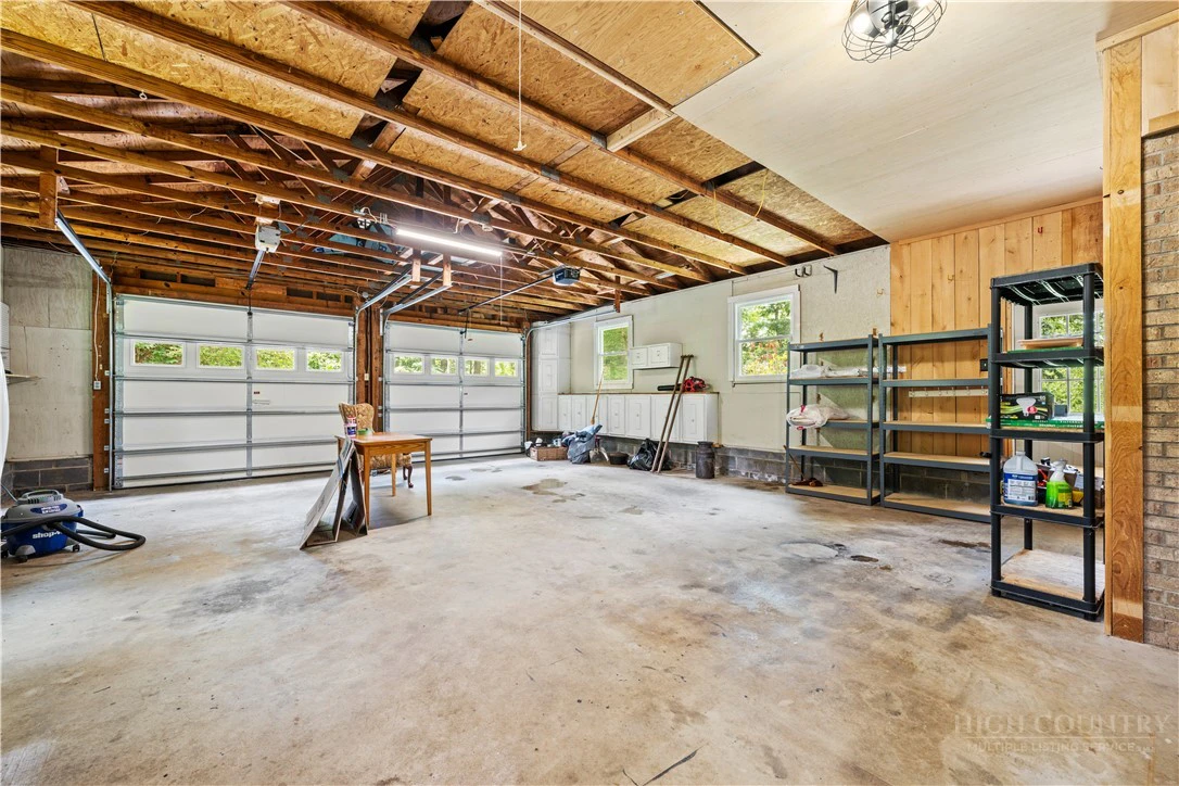 Image number 29 for the current listing