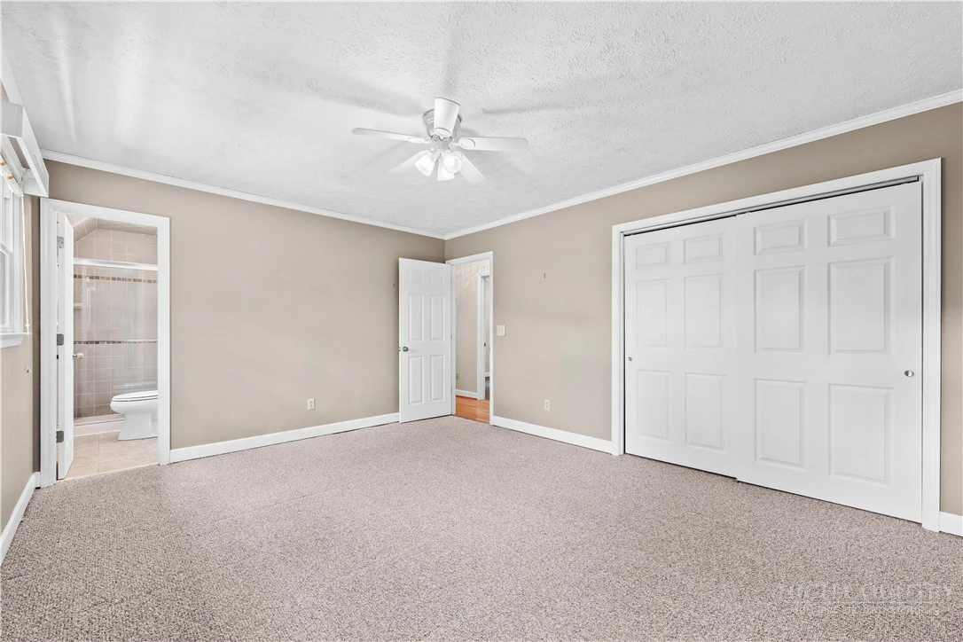 Image number 13 for the current listing