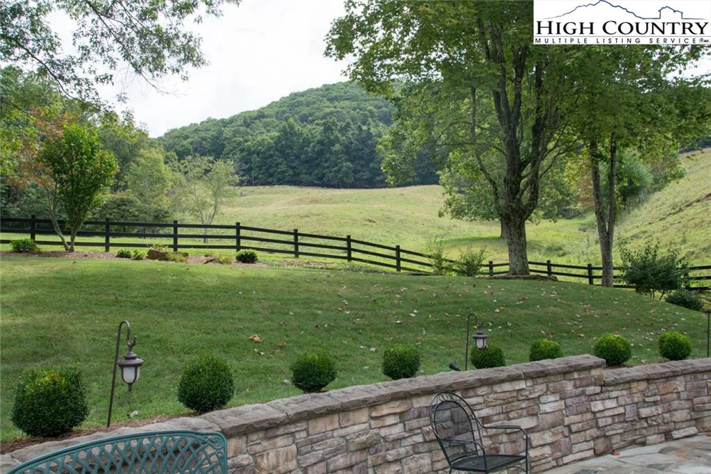 Image number 10 for the current listing
