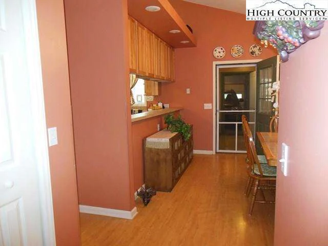 Image number 3 for the current listing