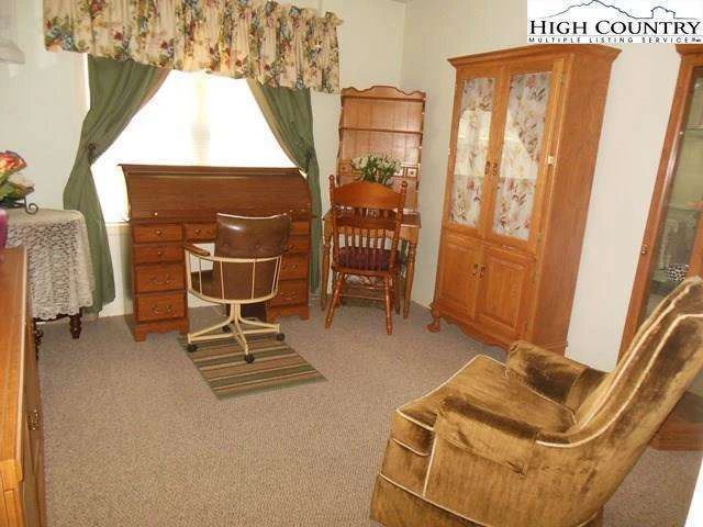 Image number 9 for the current listing