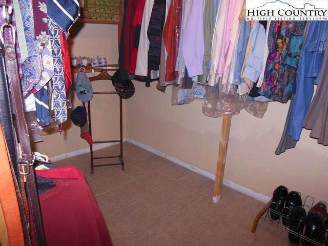 Image number 12 for the current listing