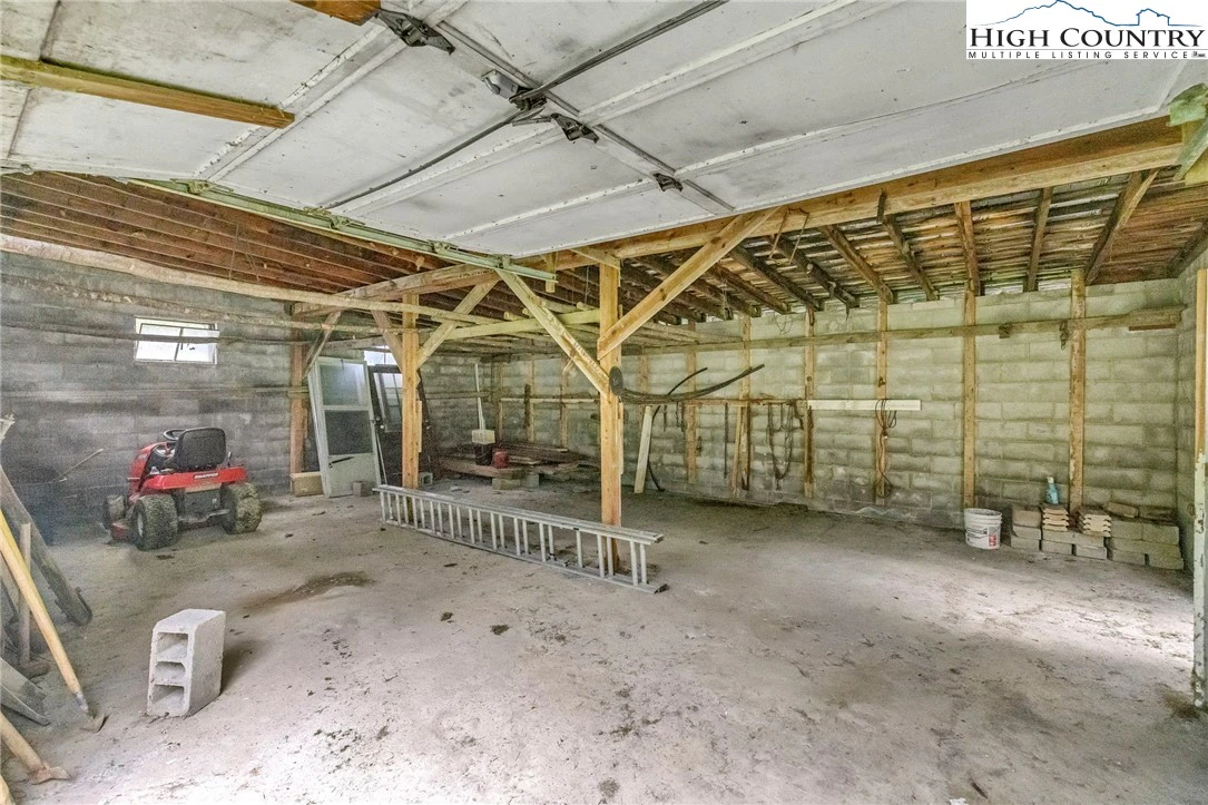 Image number 20 for the current listing
