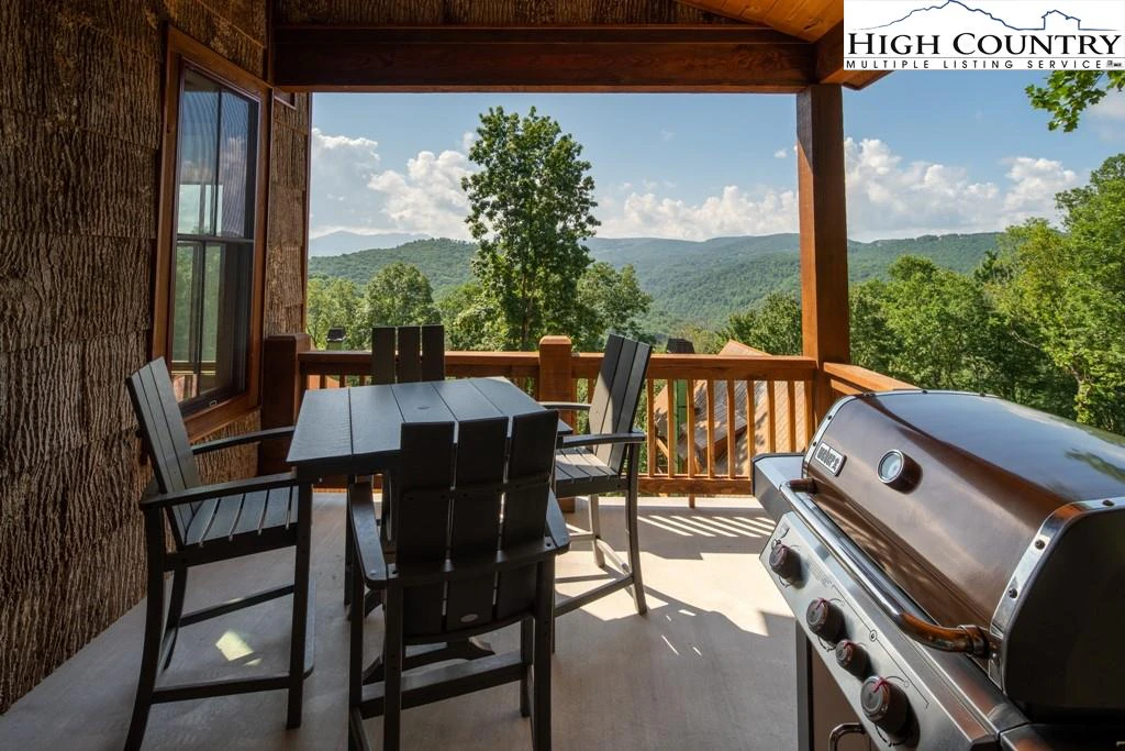 Image number 19 for the current listing