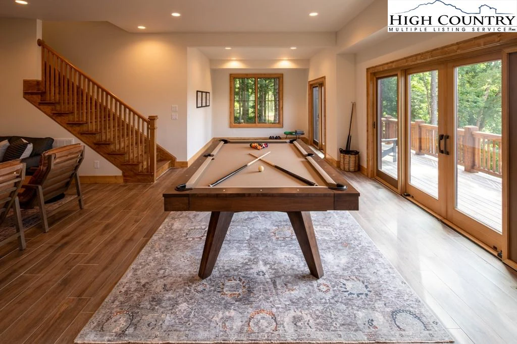Image number 7 for the current listing