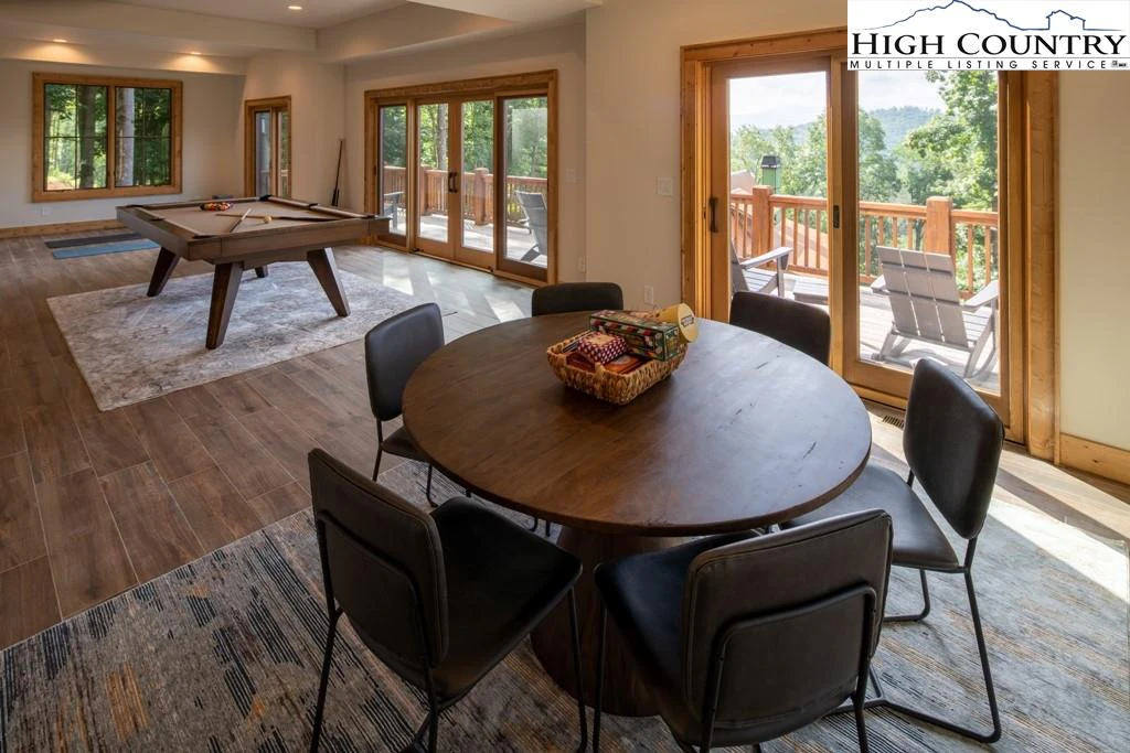 Image number 2 for the current listing