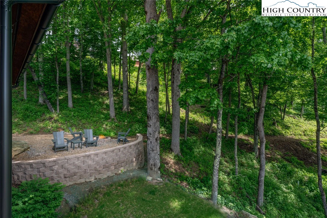 Image number 16 for the current listing