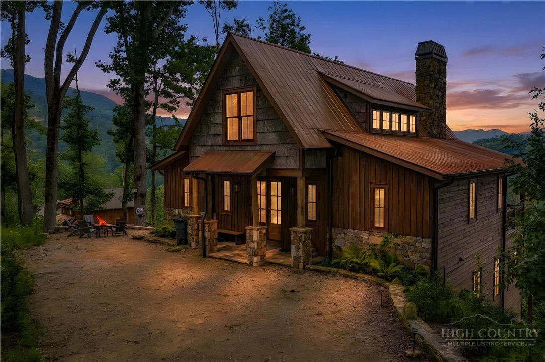 Image number 2 for the current listing