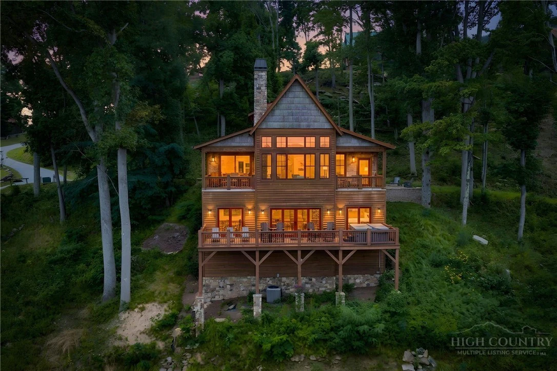 Image number 4 for the current listing