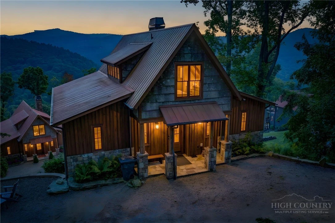 Image number 3 for the current listing