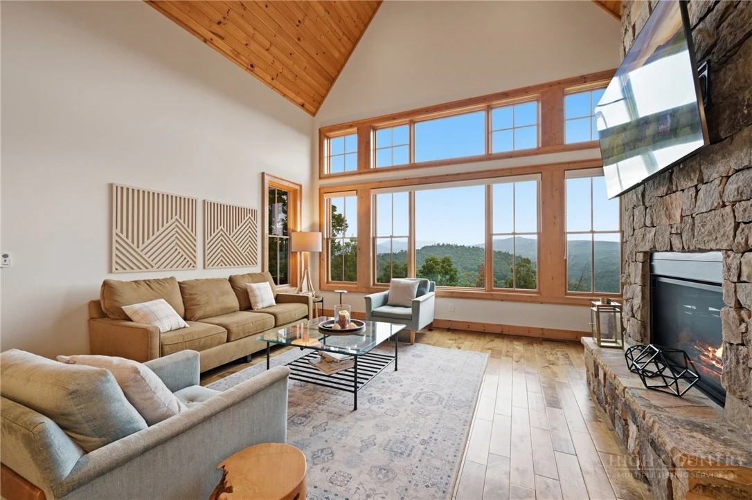 Image number 12 for the current listing