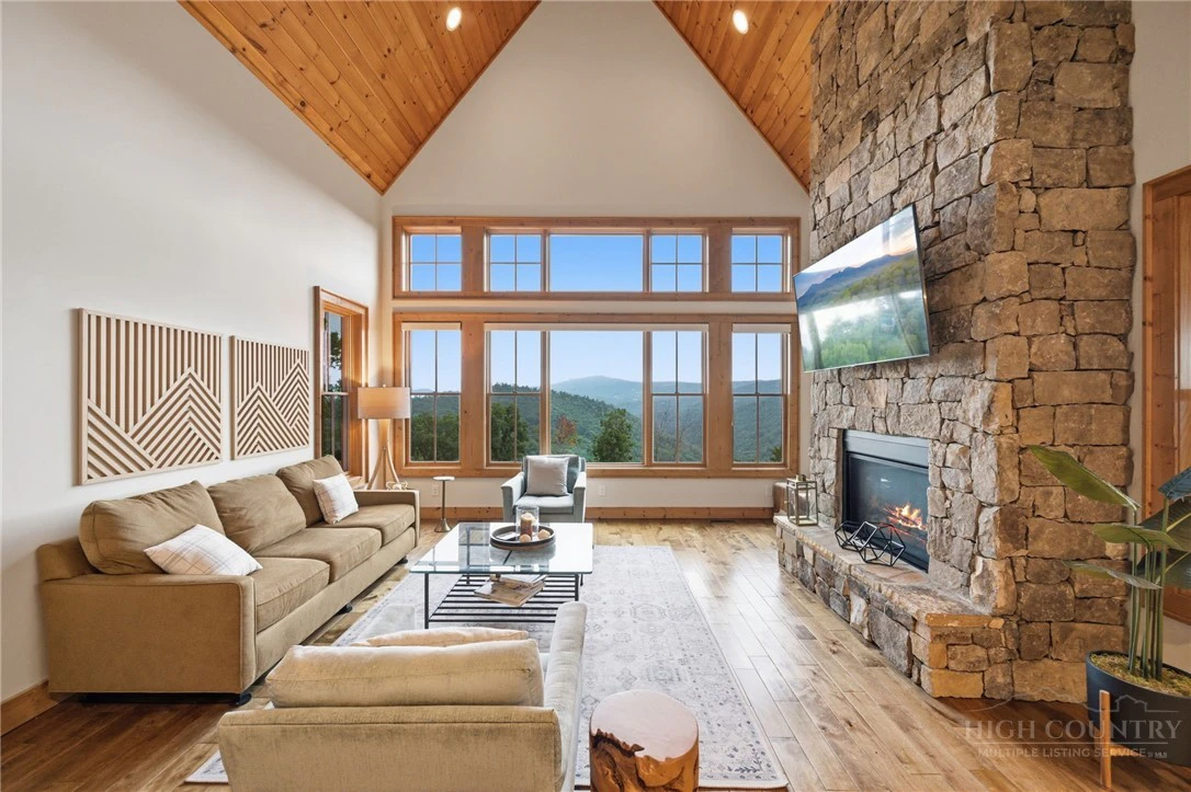 Image number 7 for the current listing