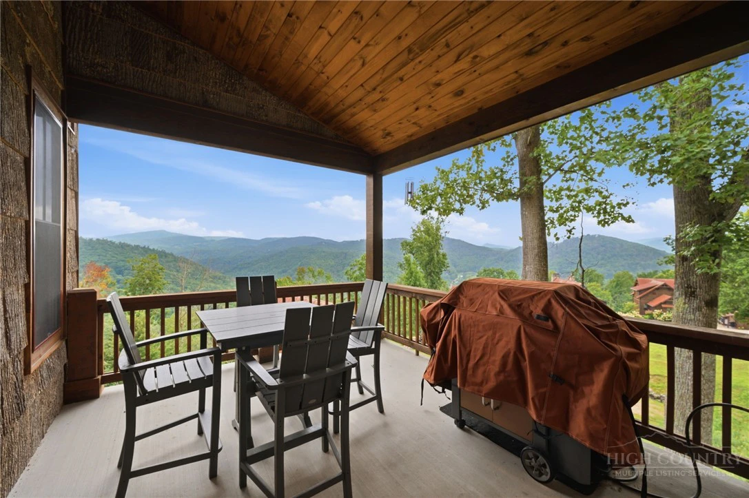 Image number 13 for the current listing